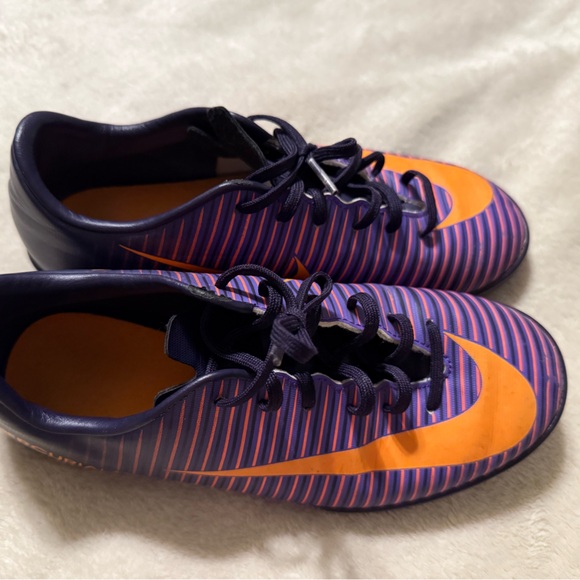 Nike Futsal cleats - Picture 1 of 3